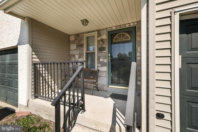 748 Bargate Ct, Southampton, PA 18966 - photo 2