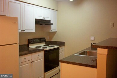 8639 Beekman Place unit B, Alexandria, VA 22309 - photo 4