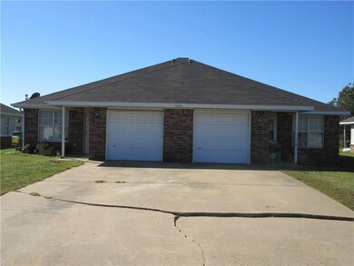 3232B Twin County St, Springdale, AR 72764 - photo 2