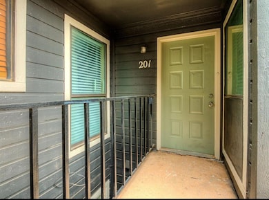 11560 N May Ave unit G201, Oklahoma City, OK 73120 - photo 2