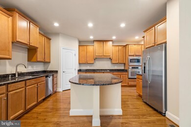 42589 Voormeade Terrace, Chantilly, VA 20152 - photo 2