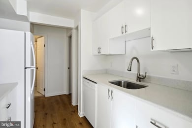 102 Duvall Ln unit 104, Gaithersburg, MD 20877 - photo 4