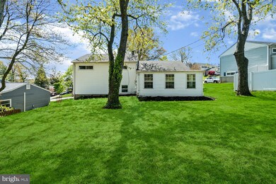 1110 Plover Dr, Halethorpe, MD 21227 - photo 4