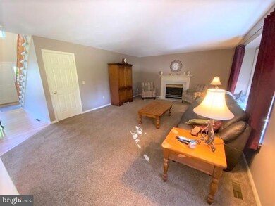 171 Winding Creek Way, Harleysville, PA 19438 - photo 4