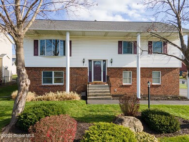 2-web-or-mls-17GlenmoreDr-2