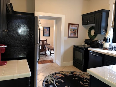 302 W Austin St, Fredericksburg, TX 78624 - photo 5