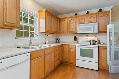 05_4620HiddenLn_5_Kitchen_LowRes