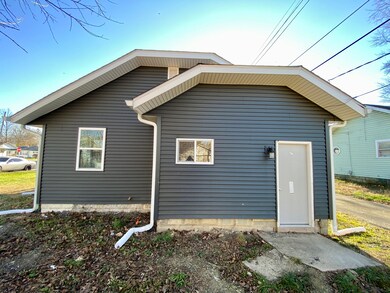 1704 W 15th St, Anderson, IN 46016 - photo 4