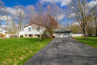 1159 Timbercrest St, Youngstown, OH 44505 - photo 3