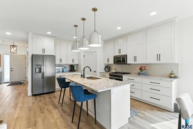 2433 E Joshua Cir, Sioux Falls, SD 57108 - photo 4