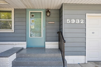 5932 Admiral Ln N, Minneapolis, MN 55429 - photo 2