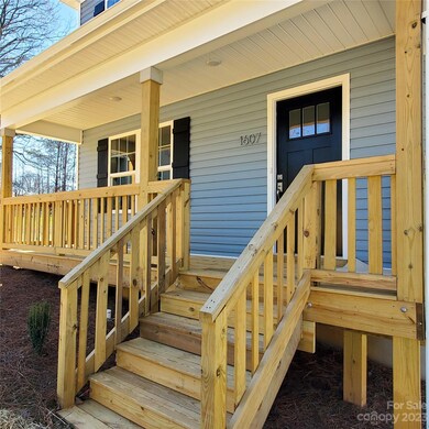 1607 3rd St, Statesville, NC 28677 - photo 2