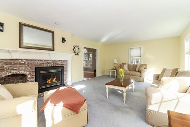 Living Room-6894604