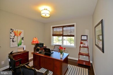 16766 Mill Station Way unit 13, Dumfries, VA 22025 - photo 2