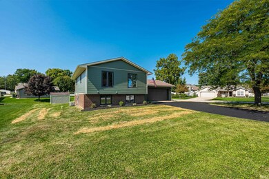 1107 N Hiawatha Dr, Syracuse, IN 46567 - photo 3