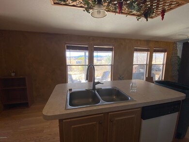 1715 W Kings Ct, Paulden, AZ 86334 - photo 3