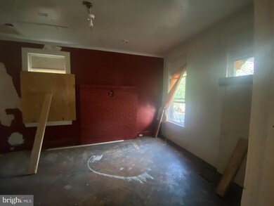 2700 Springhill Ave, Baltimore, MD 21215 - photo 4