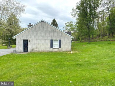 1826 New Hope Rd, Berkeley Springs, WV 25411 - photo 5
