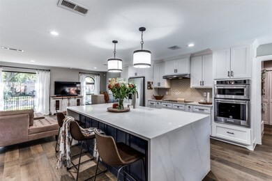 724 W Pleasantview Dr, Hurst, TX 76054 - photo 7