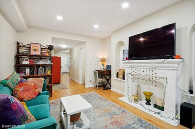 2707 W Albion Ave unit 2, Chicago, IL 60645 - photo 6