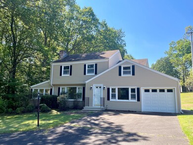 1044 Dunbar Hill Rd, Hamden, CT 06514 - photo 3