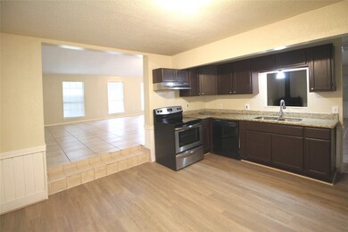 11677 Creek Gate Rd, Conroe, TX 77385 - photo 6