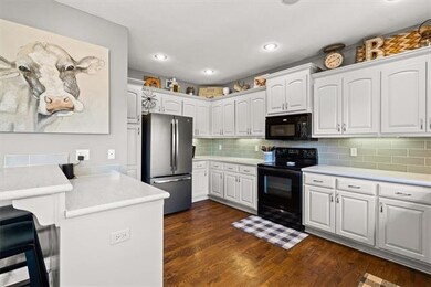 932 Elder Ct, Raymore, MO 64083 - photo 7