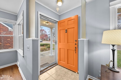 463 Colonial Ct, Grosse Pointe Farms, MI 48236 - photo 3