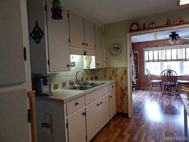Kitchen Spacious kitchen with lots of built-ins is