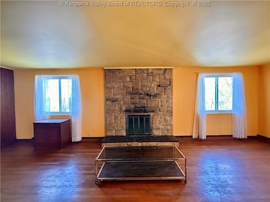 1705 Tanner Rd, Charleston, WV 25314 - photo 5