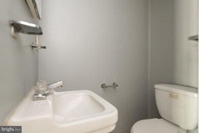 6720 Vermont Ct, Hyattsville, MD 20785 - photo 5