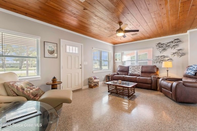 Front entry living rm.