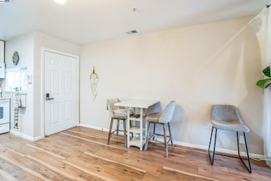 22537 Center St unit 207, Hayward, CA 94541 - photo 6