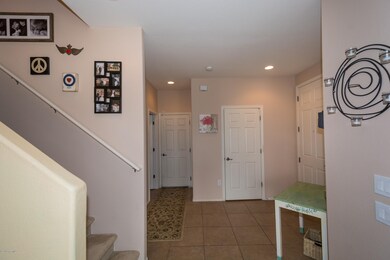 4 foyer