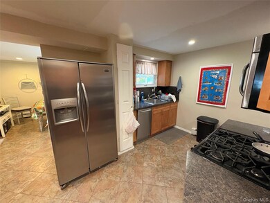 191 Atlantic Place, Hauppauge, NY 11788 - photo 5