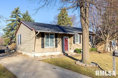 2633 W 55th St, Davenport, IA 52806 - photo 2