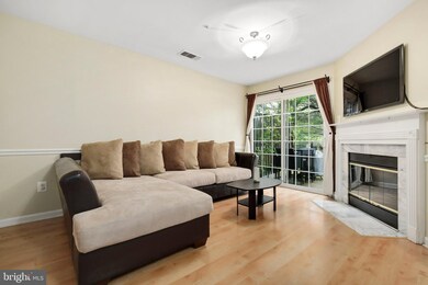 19906 Gateshead Cir, Germantown, MD 20876 - photo 6