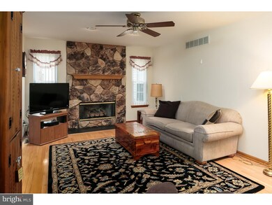 9 Cranberry Ln, Riverside, NJ 08075 - photo 2