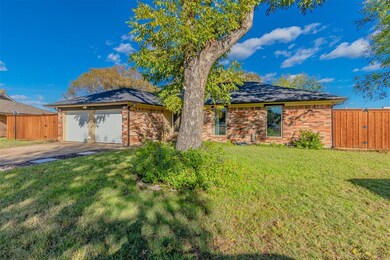 117 Brazil Ct, Hurst, TX 76054 - photo 3