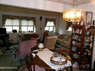 6 LR view from Dining Area