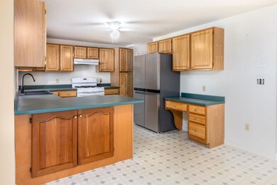 319 Lake St, Nashua, NH 03060 - photo 7