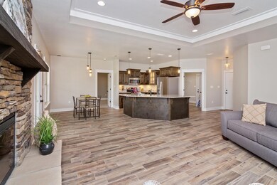 4084 Happy Trails Rd-32