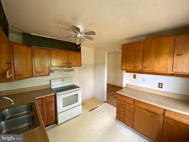 614 W Maple Ave, Sterling, VA 20164 - photo 7