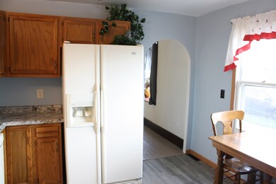 Spacious eat-in kitchen with ALL APPLIANCES