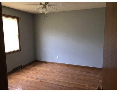 14 Champlain Ave, Indian Orchard, MA 01151 - photo 6