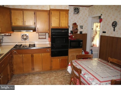 574 Seneca Ct, Magnolia, NJ 08049 - photo 2