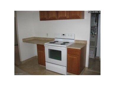 1565 Lee Terrace Dr unit E8, Wickliffe, OH 44092 - photo 3