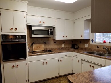 1006 Keylon St, Manchester, TN 37355 - photo 6