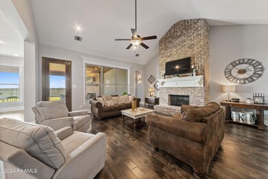 11402 Twin Oaks