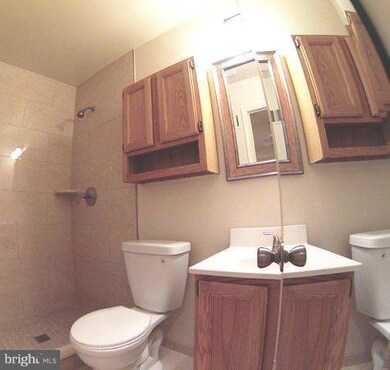 2253 Cedar Ln, Vienna, VA 22182 - photo 5
